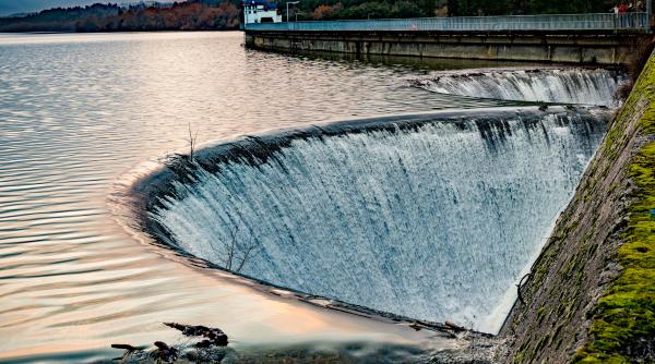 România își redeschide șantierele energetice. Finalizarea hidrocentralelor începute şi blocate - proiect de siguranţă naţională