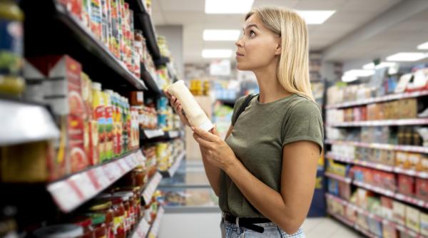 INS: Creştere a volumului cifrei de afaceri din comerţul cu amănuntul