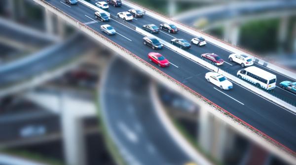 Permisul auto pe telefon, în toată Europa. Tinerii șoferi, sub reguli mai dure