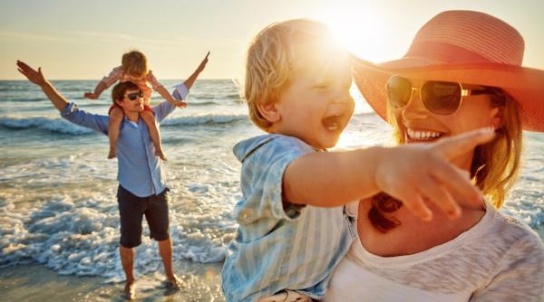 Vouchere de vacanță 2025. Ce poți face cu cei 800 de lei de la stat