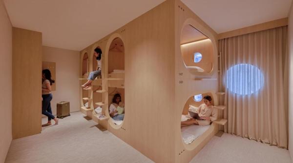 Singapore momește tinerii turiști cu hotelurile capsulă. Ce primești pentru 58$ pe noapte