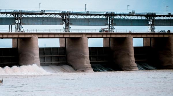 Comandamentul energetic național, convocat de urgenţă din cauza fenomenelor meteo nefavorabile