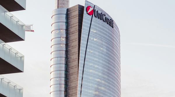 Trei investitori din Emiratele Arabe Unite au pus ochii pe activele din Rusia ale UniCredit