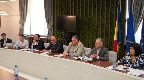 Mediul de afaceri avertizează: Creșterea taxelor poate împinge România în recesiune