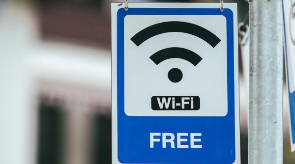 Riscurile conectării la o reţea Wi-Fi publică. Ce trebuie să faci pentru a fi în siguranţă