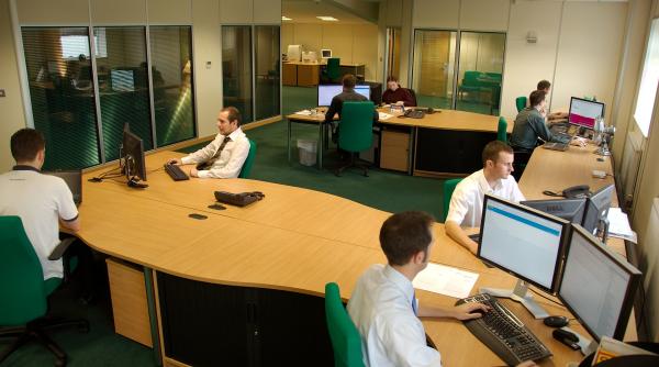 Program mai flexibil pentru funcționarii publici. Modificare legislativă privind contractele de muncă