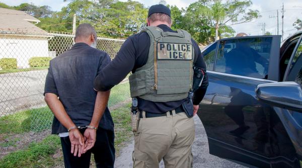 Deportări și revoltă: America fierbe după ordinul lui Trump împotriva imigranților