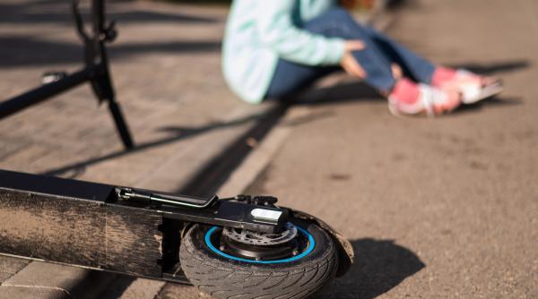 Trotinetele defecte pun în pericol viața bucureștenilor. Haos administrativ: Primăria Capitalei pasează, Poliția Locală nu știe