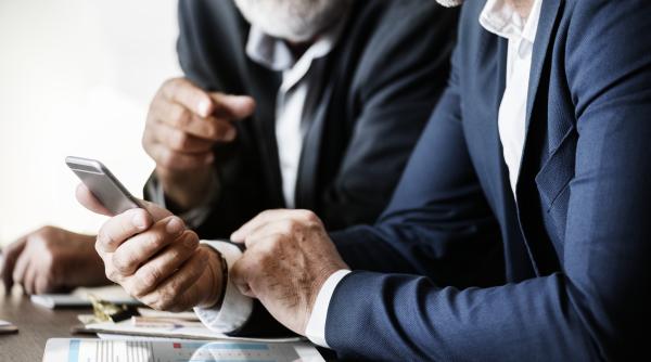 Fondurile de private equity țin blocate active de 1.000 de miliarde de dolari. Investitorii își pierd răbdarea