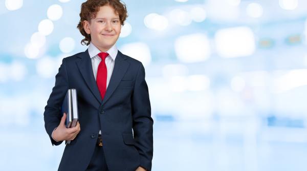 Elevii pot înființa SRL-uri de la 16 ani. Cum funcționează ”firmele de exercițiu”