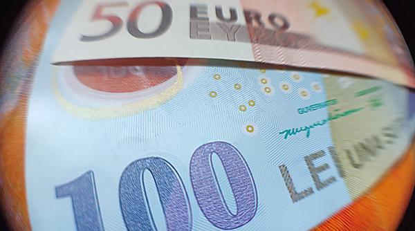 Leul pune presiune pe dolar și aur! Mișcări bruște în cursul valutar