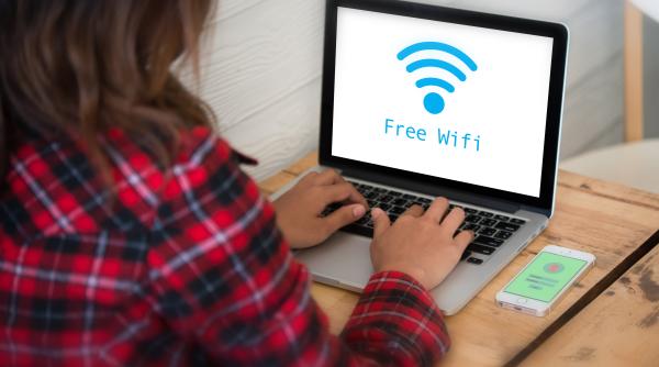 Riscuri majore atunci când vă conectaţi la rețelele publice de WiFi