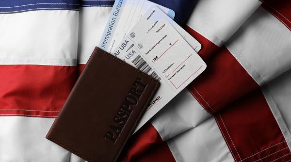 Viză cu garanție: SUA vor putea cere până la 15.000 de dolari turiștilor din țări cu risc de ședere ilegală