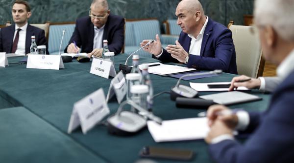 Bolojan taie în carne vie: sporuri eliminate și criterii dure pentru funcționari