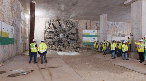 Metroul spre Aeroportul Otopeni: „Sfânta Maria” a ajuns la stația Băneasa