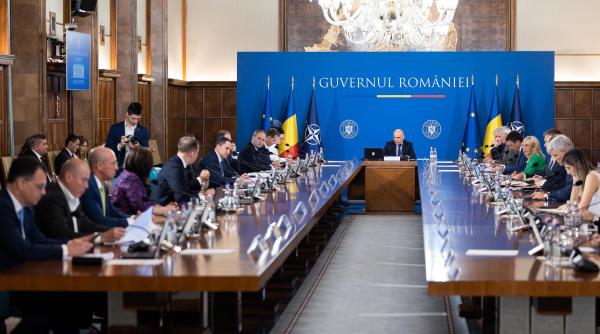 Economist: Scăderea taxelor pe muncă, deduceri fiscale şi stimularea consumului, măsuri necesare în pachetul 3 de reforme