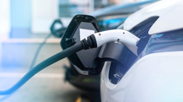 Maşini mai ieftine pentru europeni. Bruxelles-ul vrea autoturisme compacte și electrice la prețuri accesibile