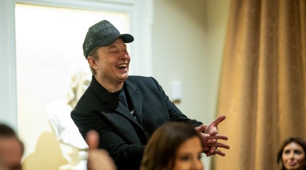 Musk riscă să piardă titlul de cel mai bogat om din lume