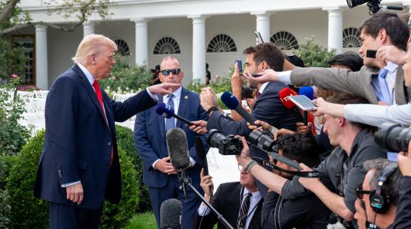 Administrația Trump pregătește concedieri masive de la 1 octombrie