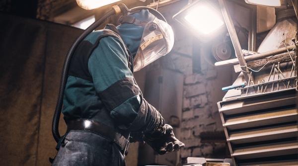 ArcelorMittal reporneşte producţia. Angajaţii, rechemaţi la muncă de la 1 noiembrie