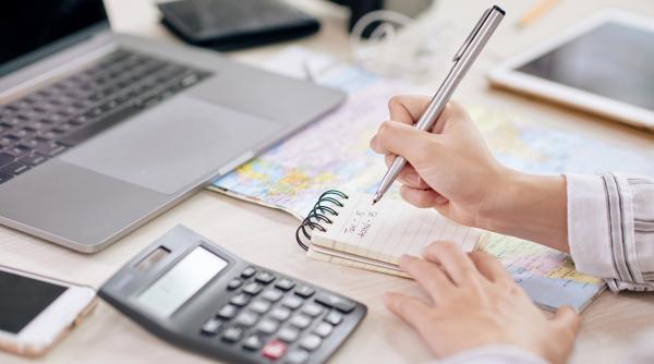 Ar putea fi contabilii înlocuiţi de Inteligenţa Artificială? Ce schimbări face CECCAR