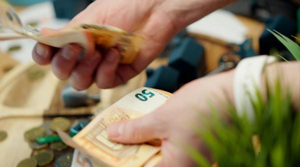 Curs BNR. Leul stabil iar aurul urcă la un nou maximum