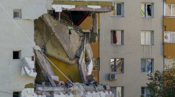 Bloc distrus de o explozie în București: sistemele de detecție, obligatorii dar adesea ignorate