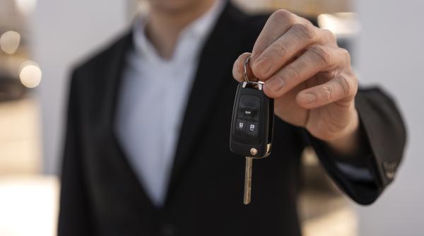 Fraudă uriașă cu TVA în comerțul auto: Prejudiciu de 29 milioane lei, descoperit de ANAF