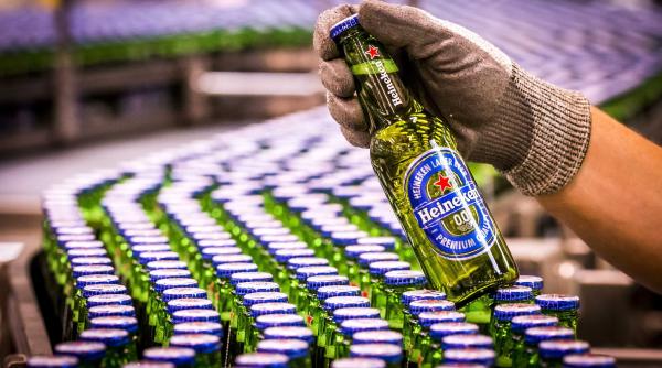 Heineken revizuiește în jos prognoza pentru 2025 pe fondul cererii slabe