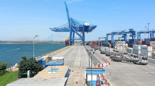 Scădere de 32% a traficului pe Canalul Dunăre–Marea Neagră. Cauzele declinului portuar