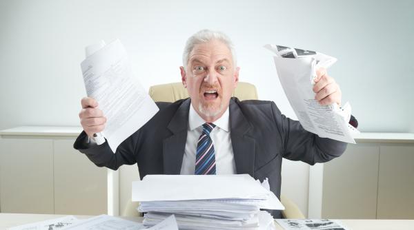 Scumpiri la energie de la 1 noiembrie. Românii plătesc mai mult pentru curent și căldură