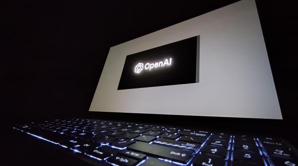 Amazon, contract istoric cu OpenAI. ChatGPT va folosi centrele de date AWS