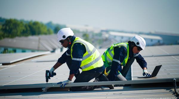 Regula care schimbă tot pentru prosumatori: accesul la rețea devine condiționat