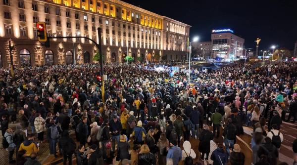 Guvernul de la Sofia cedează în fața presiunii străzii