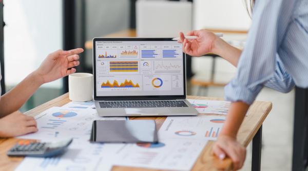 Google, anchetată pentru condiționarea accesului la trafic a publicațiilor online