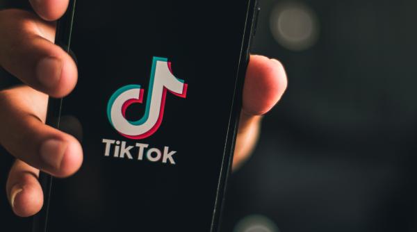 Mesaje-capcană pe TikTok: Hackerii încearcă să preia conturile românilor
