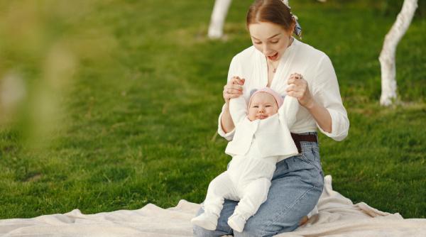 Alocațiile pentru copii rămân plafonate până la sfârșitul anului 2026