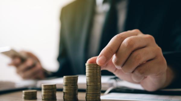 Cum să faci investiții inteligente și să eviți speculațiile riscante