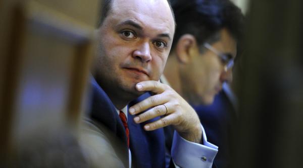 Ionuț Dumitru: Prognoză a dobânzilor în România. Efecte pentru populație, firme și stat