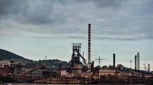 Guvernul bagă companiile de stat în restructurare forțată în 2026