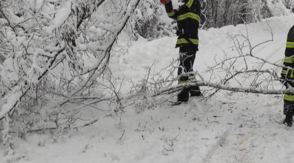 Aproape 45.000 de consumatori fără energie, sute de posturi nealimentate