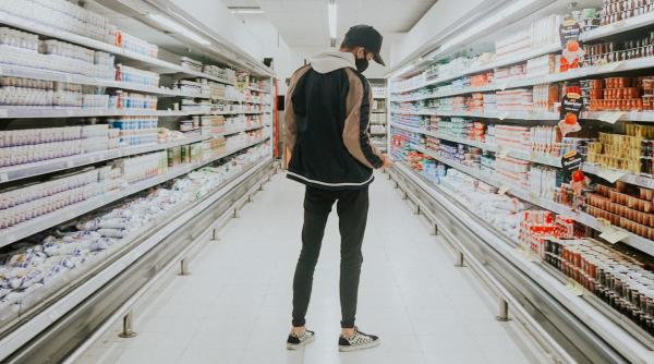 Prețurile alimentelor la început de 2026: ce produse vor trage inflația în sus