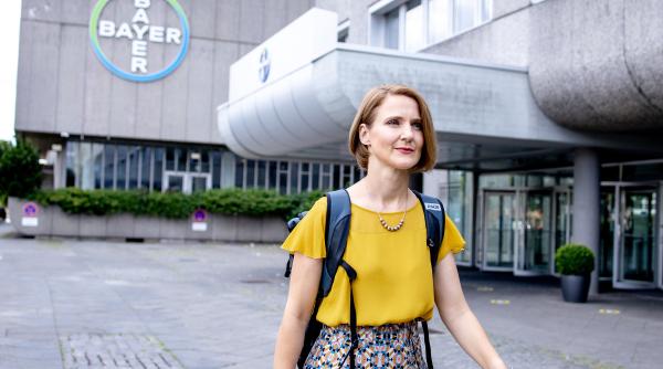 Bayer și Monsanto dau în judecată producătorii vaccinurilor COVID-19 mRNA