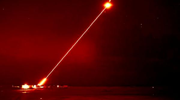 Marea Britanie introduce arme laser pentru apărarea anti-dronă, investiție de 20 de milioane de lire