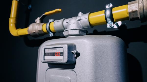 Ministrul Energiei îi asigură pe români că nu vor creşte preţurile la gaze