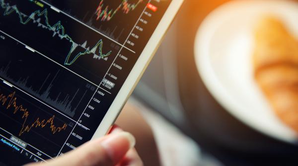 Start pozitiv la Bursa de la București, cu rulaj de peste 9 milioane de lei