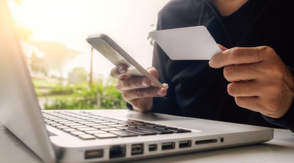 Fără cozi, fără retururi: cardurile cadou digitale schimbă regulile jocului