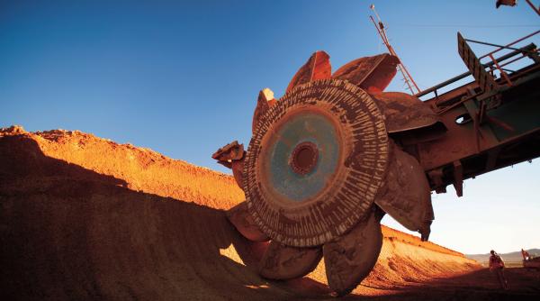 Revoluție în minerit: metalul roșu devine noul „aur” pentru BHP