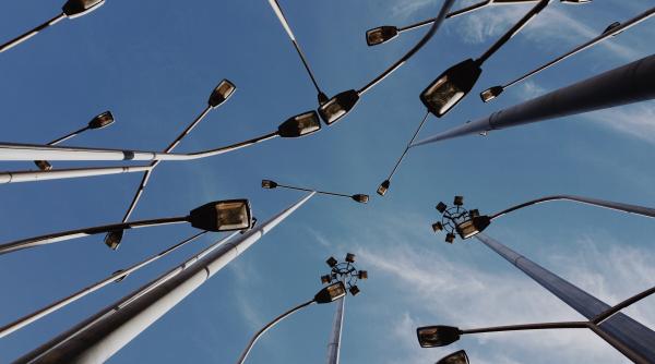 Codul fiscal: reducere pentru firmele care achită taxa pe stâlp până la 25 mai