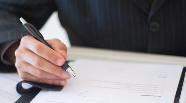 Modificare legislativă privind încetarea automată a contractului de muncă la pensionare